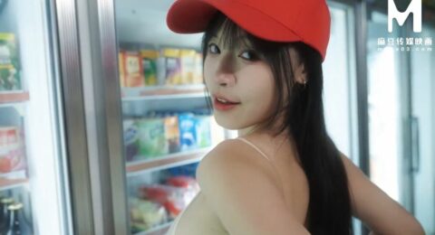 nu-nhan-vien-ban-hang-dam-dang