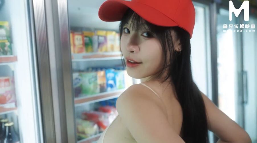 nu-nhan-vien-ban-hang-dam-dang