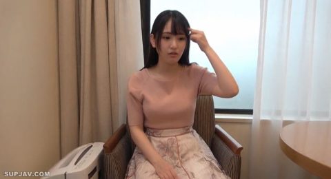 hen-ho-cung-em-sinh-vien-nhat-o-khach-san