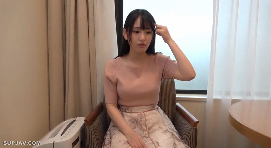 hen-ho-cung-em-sinh-vien-nhat-o-khach-san